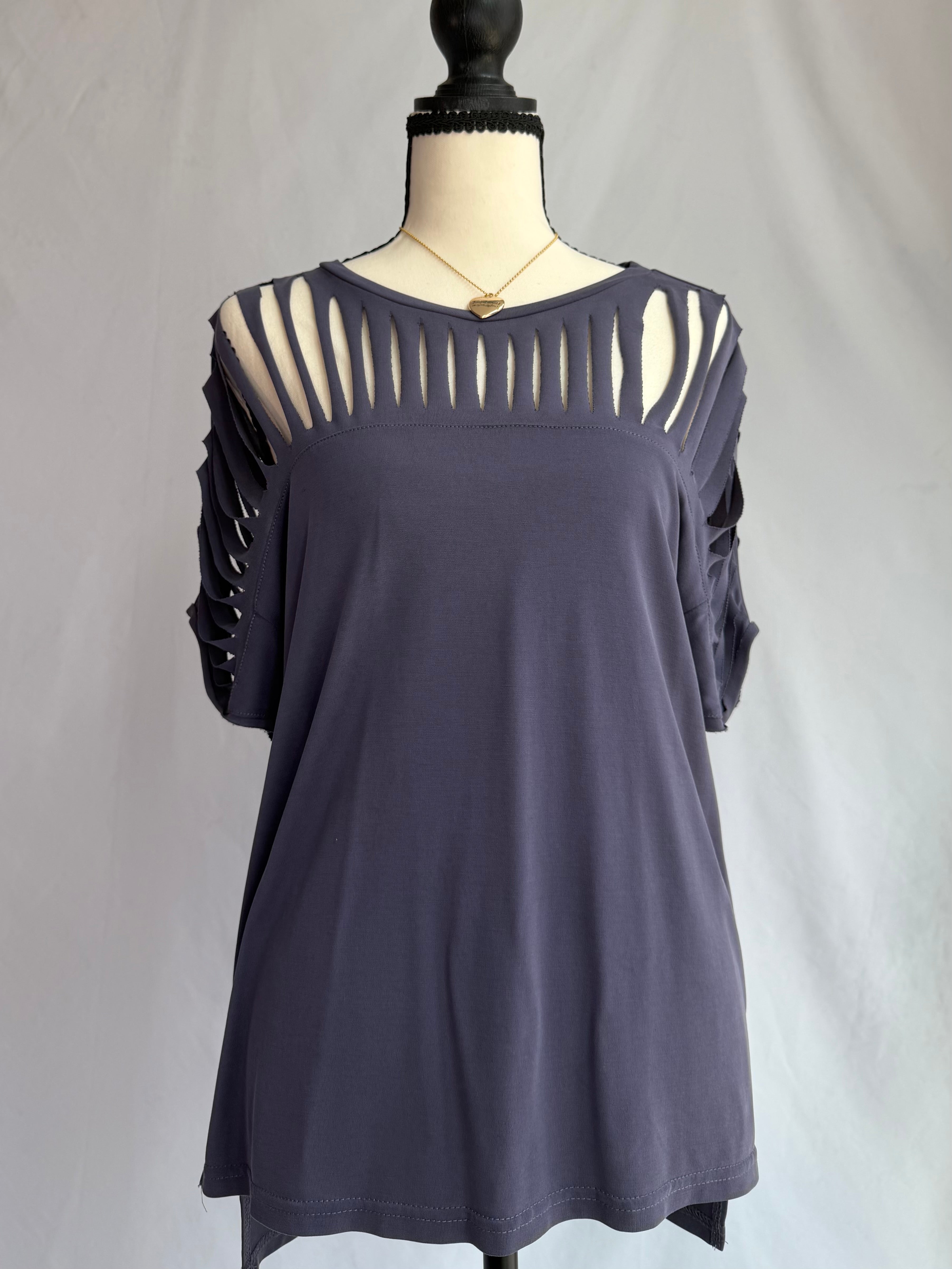 vintage grey cut out slit top ➶⊹₊