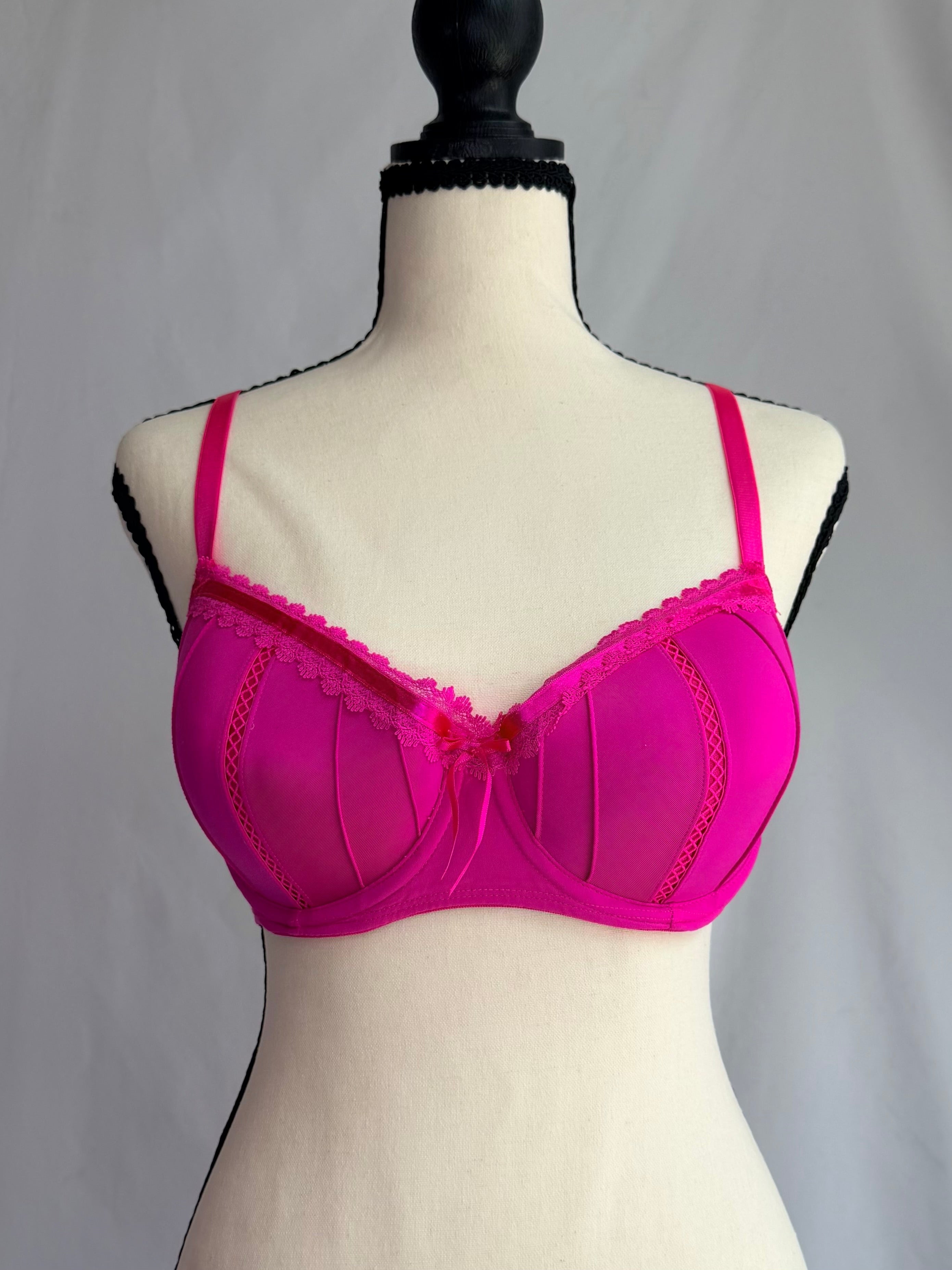 vintage hot pink lace trim bra ♡