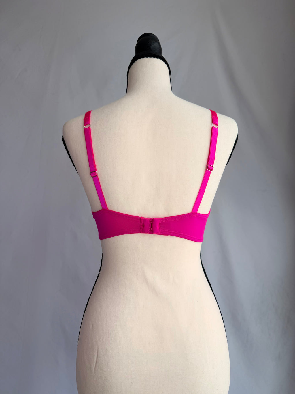 vintage hot pink lace trim bra ♡